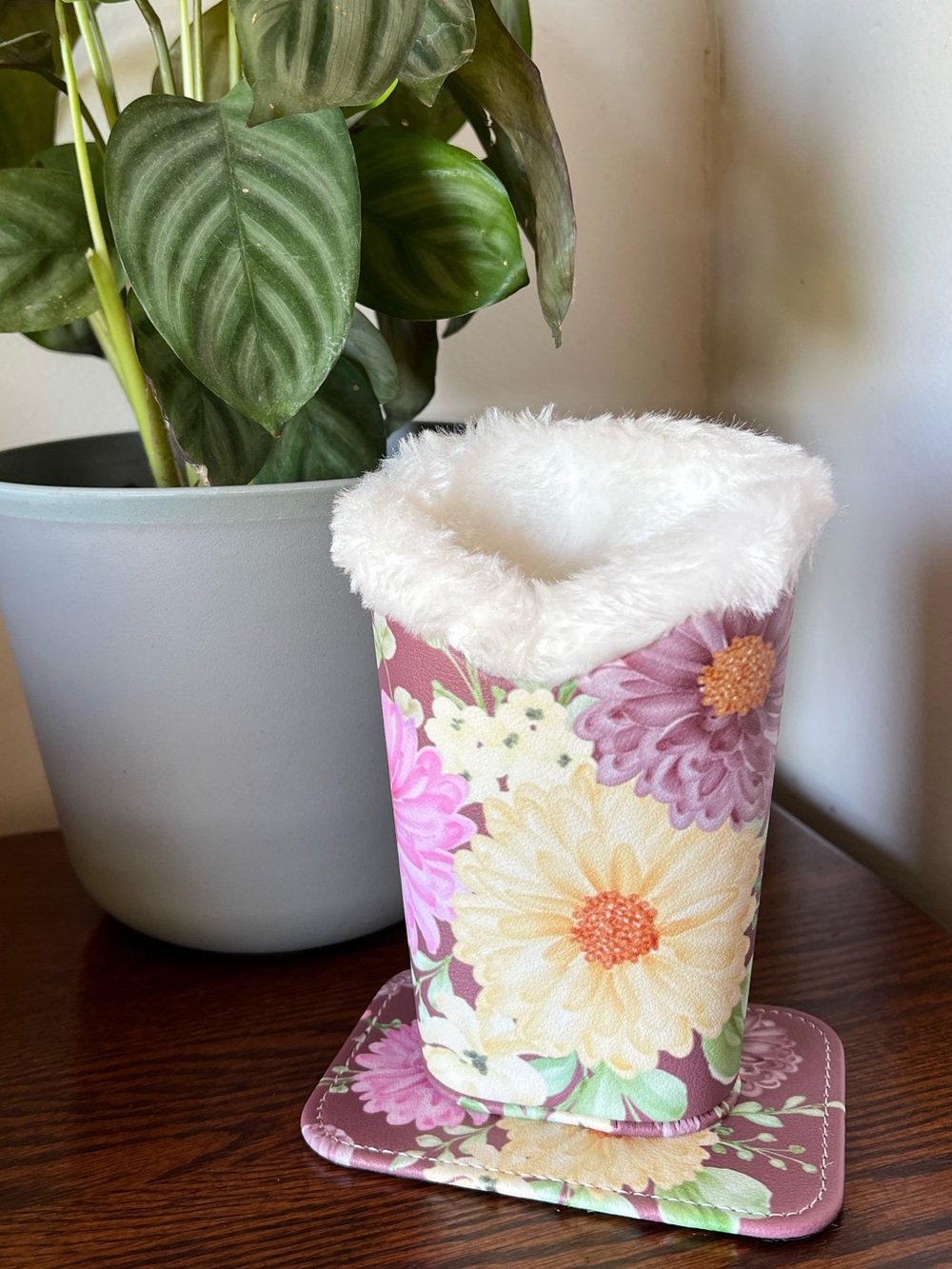 FLORAL PLUSH LINED EYEGLASS HOLDER UPRIGHT NEW IN BOX